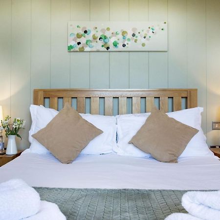 Whileaway Lodge, Strawberryfield Park Чеддер Экстерьер фото