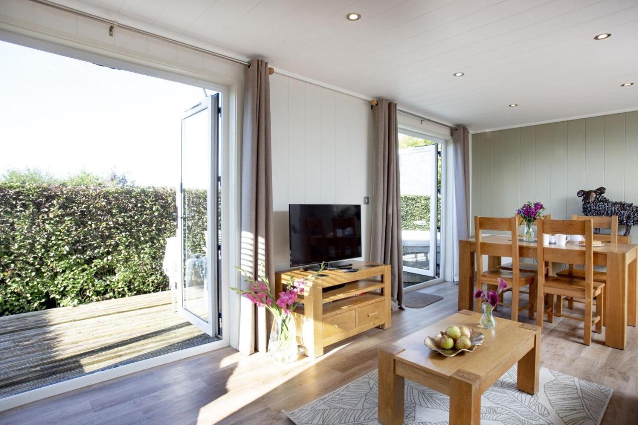 Whileaway Lodge, Strawberryfield Park Чеддер Экстерьер фото